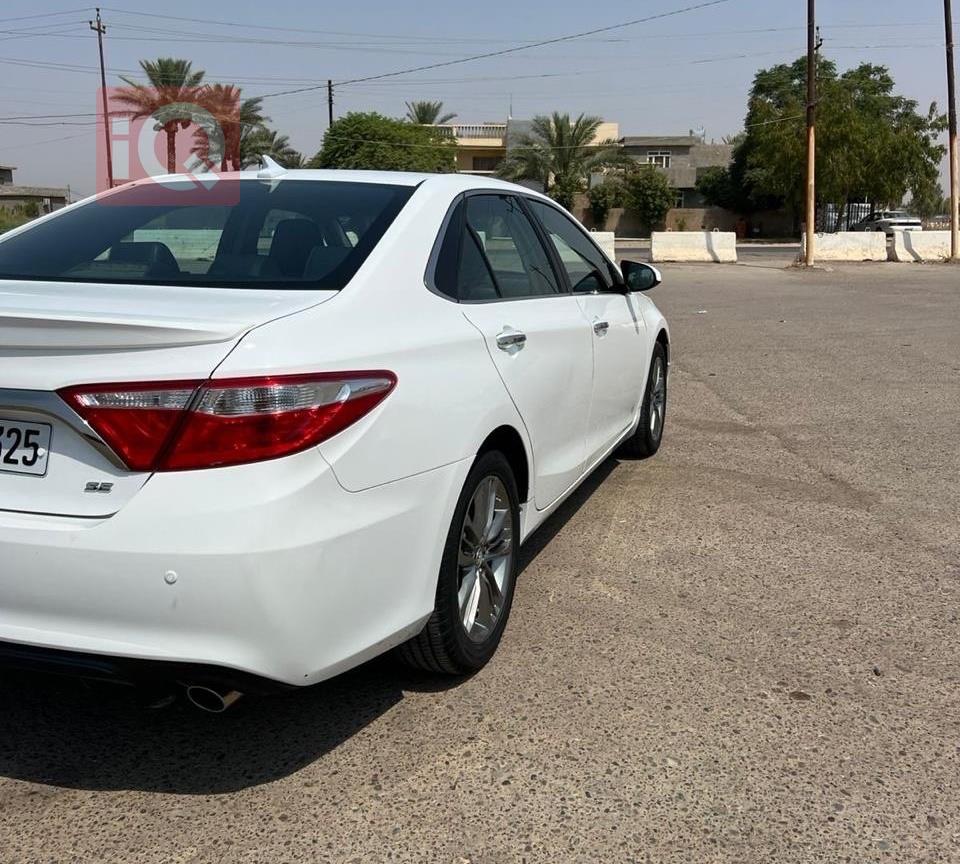 تۆیۆتا کامری